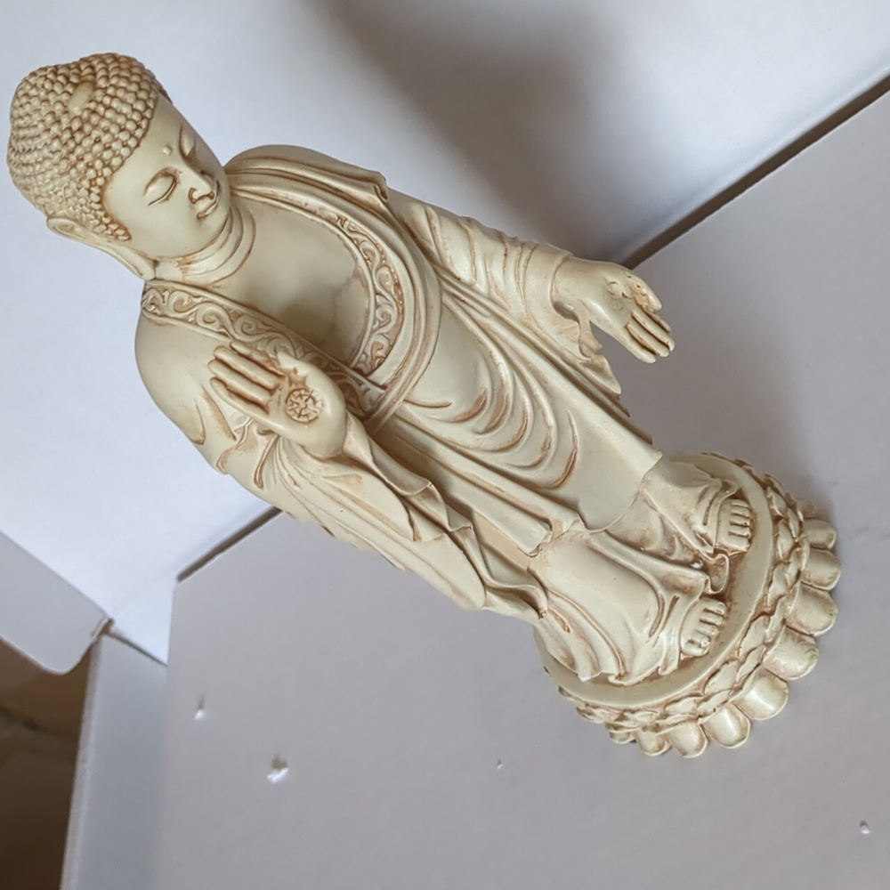 Standing Buddha dispelling fear pose